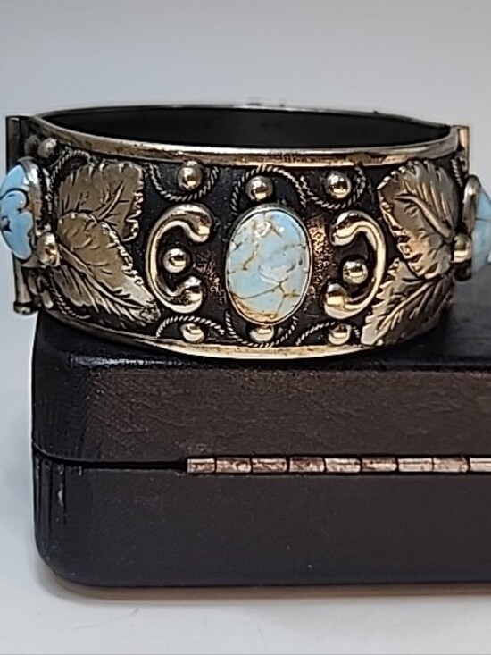 Jewelry - Vintage Cuff Bracelet W/Turquoise Cabochons & Silver Embossed Leafs